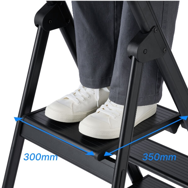 Wide top platform measuring 300 × 350 mm